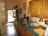 Americourt Hotel - Mountain City Hotels in Johnson County