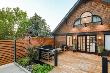 Horsefeathers Hotel Отели рядом с достопримечательностью «Винзенс Лосманн Мемориал Стейт Нэчурал Арея»