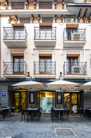 Hotel El Acebo Отели в г. Кастьельо-де-Хака