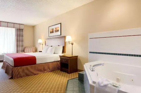 Country Inn & Suites by Radisson, Nevada, MO