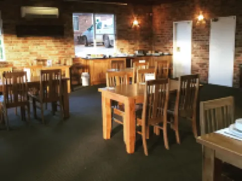Deer Park Motor Inn Armidale Hotels in Armidale