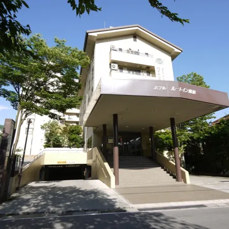 HOTEL ROUTE-INN KAMISUWA Отели рядом с достопримечательностью «Onsenji Temple»