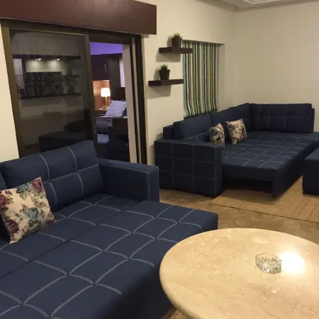 The Royal Luxury Apartments & Studios