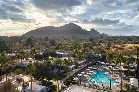 Andaz Scottsdale Resort and Bungalows Отели рядом с достопримечательностью «On The Edge Gallery»