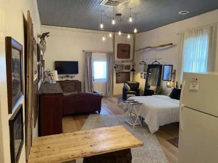 Painted Lady Bed & Brew Отели рядом с достопримечательностью «Альбукерке Ботаникал Гарден»