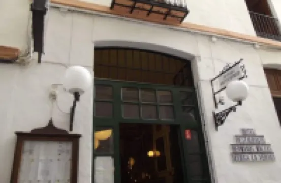 Hotel Hermanos Macias