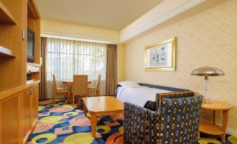 Disney Ambassador® Hotel