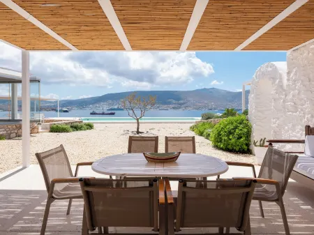 Donum Dei Seaside Suites & Villa