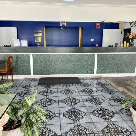 Motel 6 Marianna, FL