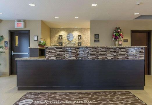 컴포트 인 & 스위트 에드먼턴 인터내셔널 에어포트