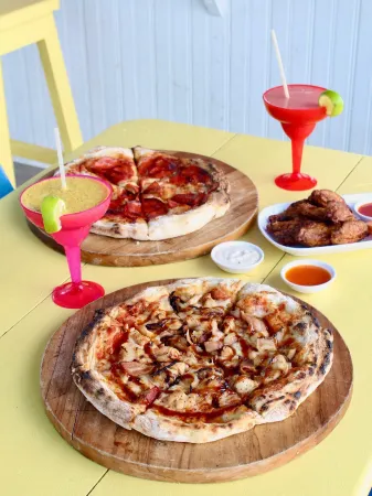 Cosmic Crab Resort Отели рядом с достопримечательностью «Колон»