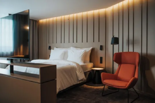 โรงแรมออเรียโฮเทลพีรามิดาปราฮา