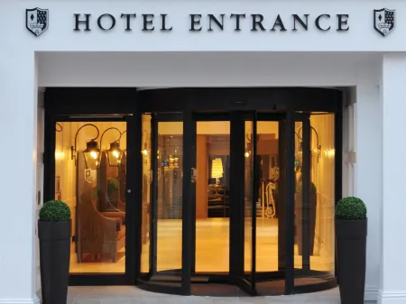 Macdonald Windsor Hotel Отели рядом с достопримечательностью «Dramatica»