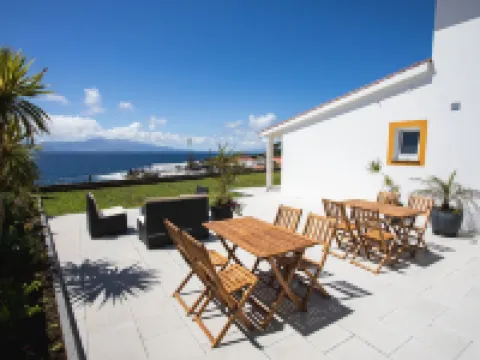 Casa d'Avó Guesthouse and Apartment Hotels in Velas