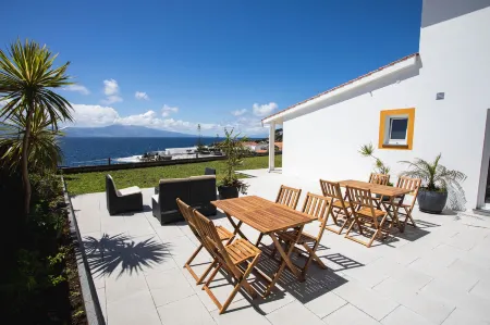 Casa d'Avó Guesthouse and Apartment