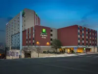 Holiday Inn Express & Suites AUSTIN DOWNTOWN - UNIVERSITY by IHG Hotels near Deep Eddy Park