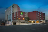 Holiday Inn Express & Suites AUSTIN DOWNTOWN - UNIVERSITY by IHG - parking