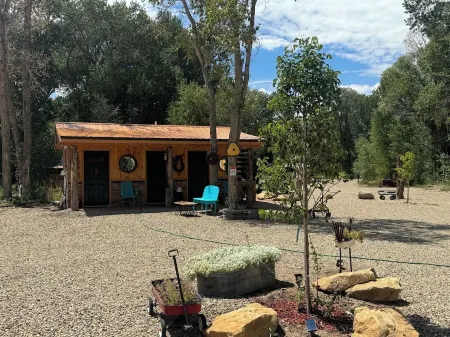 Southwest Luxury Glamping - Horse Fly Tent