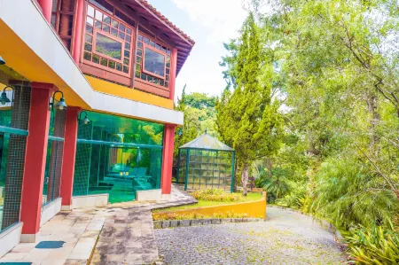 Bomtempo II Chales by Castelo Itaipava Отели рядом с достопримечательностью «Centro Histórico de Petrópolis»