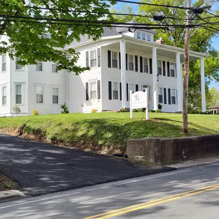Hickory House Bed & Breakfast