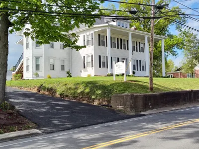 Hickory House Bed & Breakfast Hotels in Cecil Township