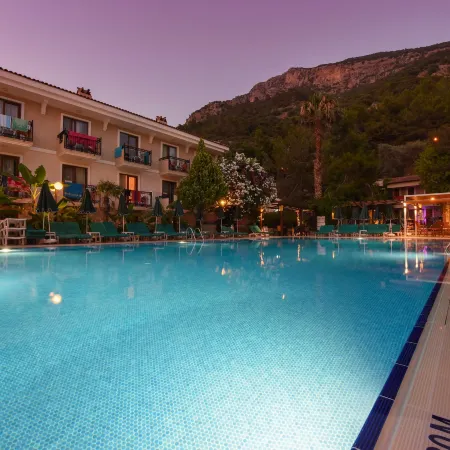 Perdikia Beach