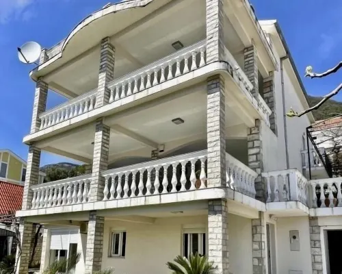 Family House with Pool & Sea View Hotels in Bijela