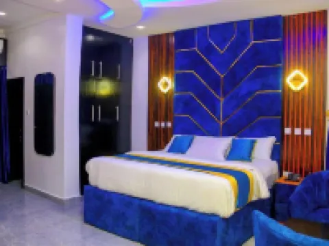 DEKINGS LUXURY AND SUITES Hotels in Awka