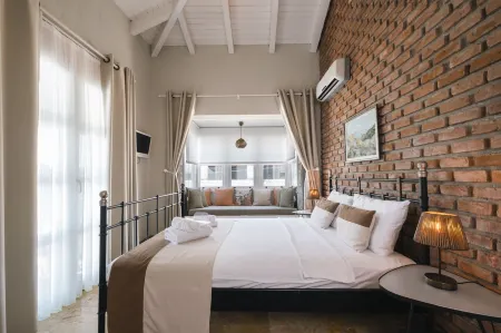 Dbd Alaçatı Отели рядом с достопримечательностью «Gilikli Public Beach»