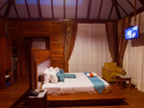 BeeJay Bakau Resort Hotels in Mayangan