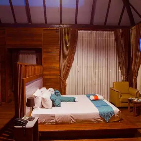 BeeJay Bakau Resort