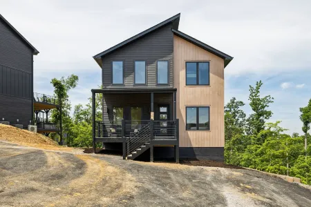 Private Pool, Dog Friendly, Theater, Game Room!