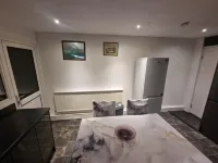 Milton Keynes Modern Retreat Отели в г. Блетчли энд Фенни Стратфорд