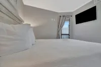 Pearl Suite, a Balcony Bayview Suite & Htd Pool