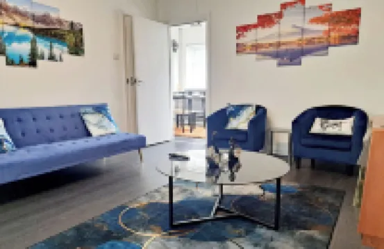 2 Bedroom House in Leeds - Sleeps 5 WiFi Parking