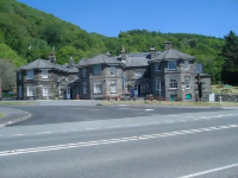 The Oakeley Arms Hotel Отели в г. 