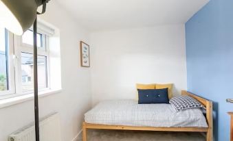 Charming 4 Bedroom Home Near Oxford!