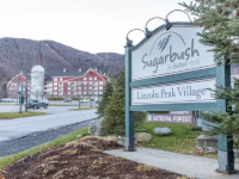 41 Summit Condo Near Mountain Shuttle by RedAwning Hotels in Warren
