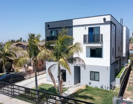 Forty First Place Отели рядом с достопримечательностью «Ла Брея Тар Питс & Музеум»