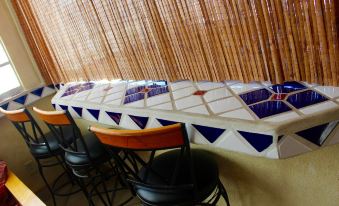 Mid-century Ocean View Apartment