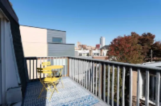 1918 ดูเพลกซ์ วิธ แครักเทอร์ ซิตี้ เซ็นเตอร์