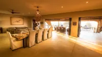 Bagatelle Kalahari Game Ranch - breakfast