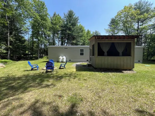 Relaxing tranquil setting, hot tub, fire pit; Pet friendly.