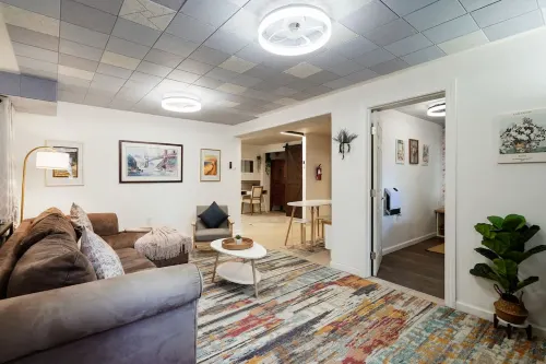 Beach Block 2-Bed with Coastal Palm Trees and Yard