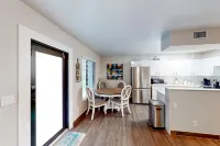 Dog-friendly condo near the ocean with patio, firepit, washer/dryer, AC