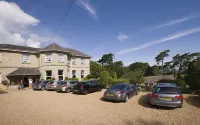 Bourne Hall Country Hotel - parking