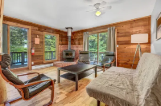 Mersey River Chalets a Nature Retreat