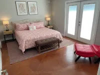 3-bedroom house in welcoming Gulfport with in ground POOL! Enjoy your stay!
