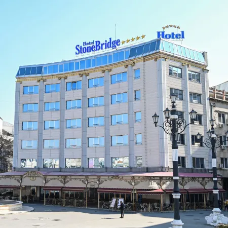 Stone Bridge Hotel