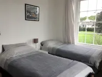 YR HEN  FANC (THE OLD BANK)